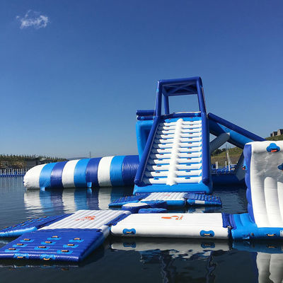 Гигантская раздувная водонапорная башня с шариком для парка Аква
